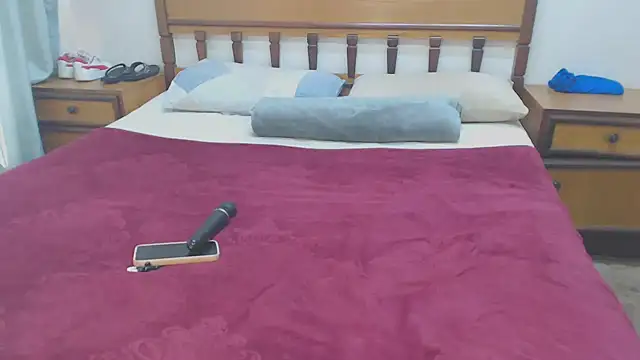 HugeTitisxx online show from September 11, 7:52 am