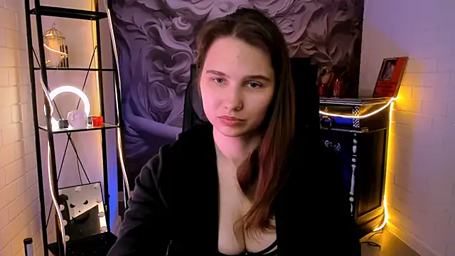 Snapshot of TessaMill chatting on June 18, 9:36 am TessaMill online show from June 18, 9:36 am