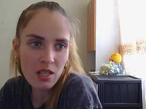 Snapshot of JayeTyler chatting on November 13, 8:35 am JayeTyler online show from November 13, 8:35 am