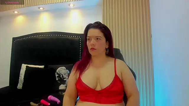 Snapshot of VeronicaBlake chatting on May 7, 1:16 pm VeronicaBlake online show from May 7, 1:16 pm