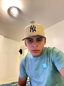 Snapshot of david_omr chatting on September 23, 2:36 am david omr online show from September 23, 2:36 am