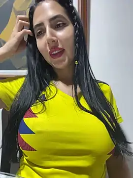 Snapshot of oh_nina chatting on June 23, 11:03 pm oh nina online show from June 23, 11:03 pm