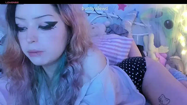 bunnyislewd online show from April 28, 4:06 am
