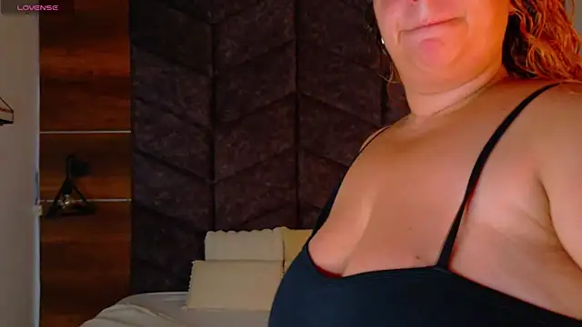 JenaCooper  online show from April 27, 1:47 am