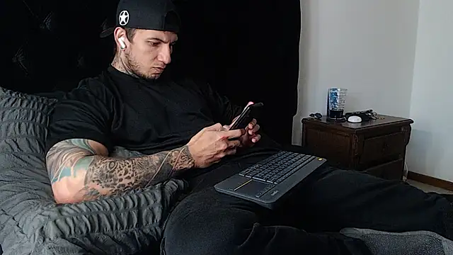 Shane Clay online show from February 15, 7:10 pm