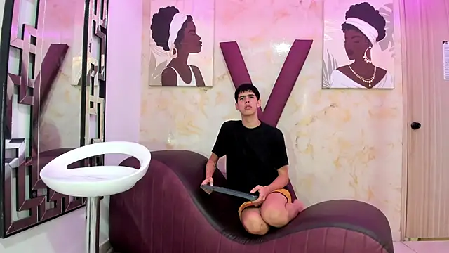 TWINKS FRIENDS online show from January 12, 1:27 pm