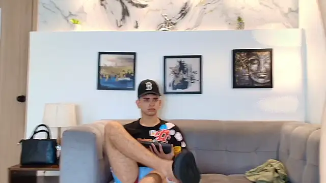 TWINKS FRIENDS online show from March 6, 1:29 pm