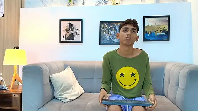 TWINKS FRIENDS online show from June 2, 1:24 pm