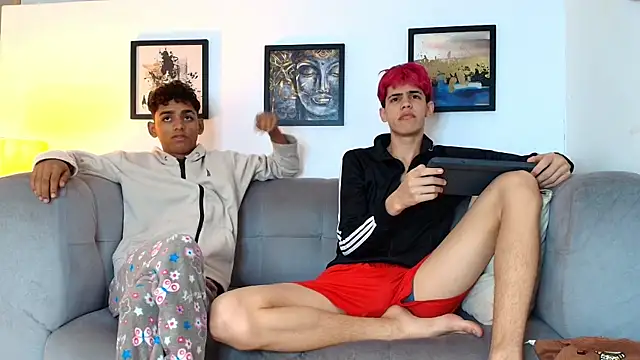 TWINKS FRIENDS online show from June 4, 1:06 pm