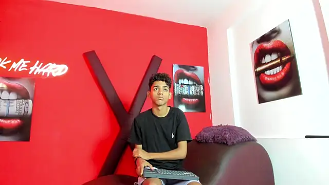 TWINKS FRIENDS online show from June 11, 1:20 pm