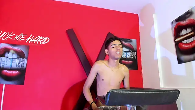 TWINKS FRIENDS online show from June 18, 1:26 pm