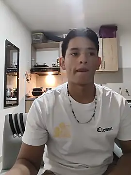 Snapshot of Hiroshi_Shen chatting on May 22, 1:35 am Hiroshi Shen online show from May 22, 1:35 am