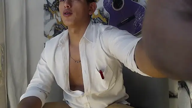 Snapshot of Hiroshi_Shen chatting on May 22, 3:50 pm Hiroshi Shen online show from May 22, 3:50 pm