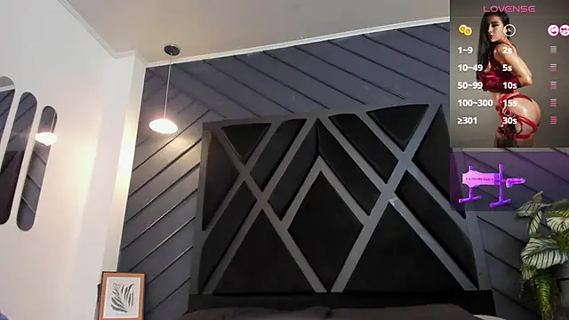 Snapshot of zoe_martins_ chatting on October 26, 2:23 pm zoe martins online show from October 26, 2:23 pm