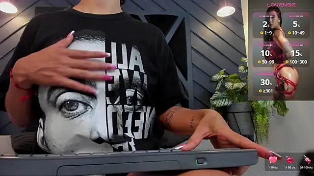 Snapshot of zoe_martins_ chatting on October 29, 5:25 pm zoe martins online show from October 29, 5:25 pm