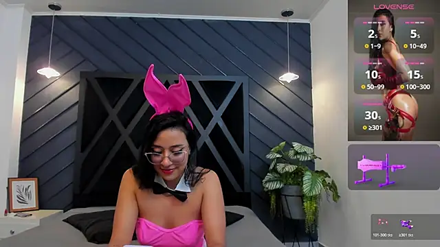 Snapshot of zoe_martins_ chatting on October 31, 5:36 pm zoe martins online show from October 31, 5:36 pm