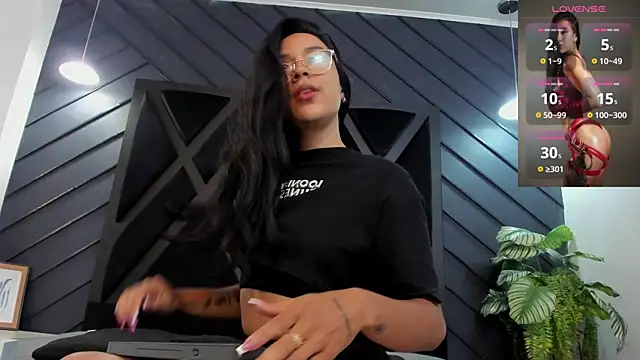 Snapshot of zoe_martins_ chatting on November 19, 5:24 pm zoe martins online show from November 19, 5:24 pm