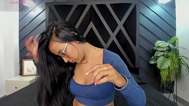 Snapshot of zoe_martins_ chatting on November 25, 5:35 pm zoe martins online show from November 25, 5:35 pm