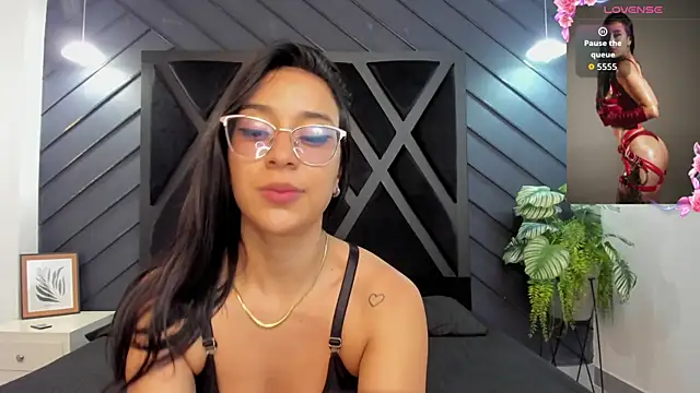 Snapshot of zoe_martins_ chatting on November 28, 5:26 pm zoe martins online show from November 28, 5:26 pm