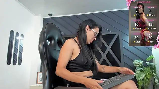 Snapshot of zoe_martins_ chatting on November 29, 5:38 pm zoe martins online show from November 29, 5:38 pm