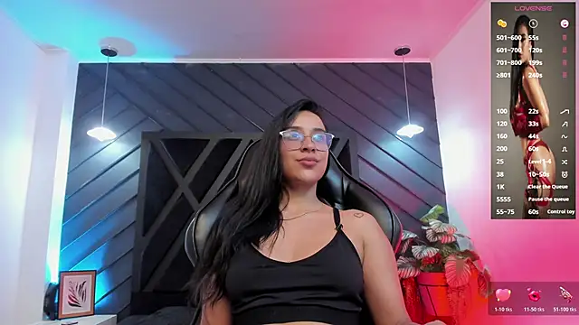 Snapshot of zoe_martins_ chatting on December 15, 5:50 pm zoe martins online show from December 15, 5:50 pm