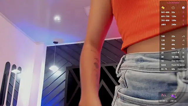 Snapshot of zoe_martins_ chatting on December 18, 5:19 pm zoe martins online show from December 18, 5:19 pm