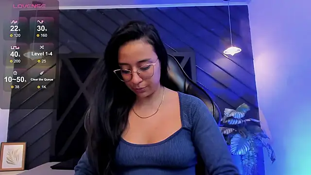 zoe martins  online show from February 5, 5:28 pm