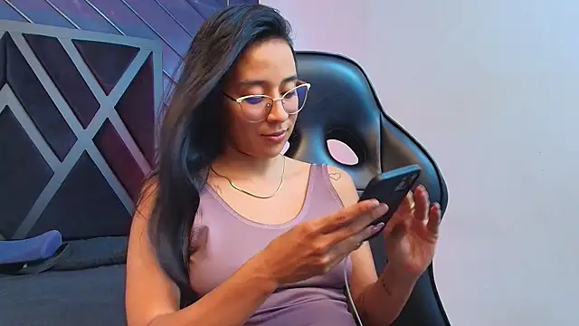 zoe martins  online show from April 30, 5:41 pm