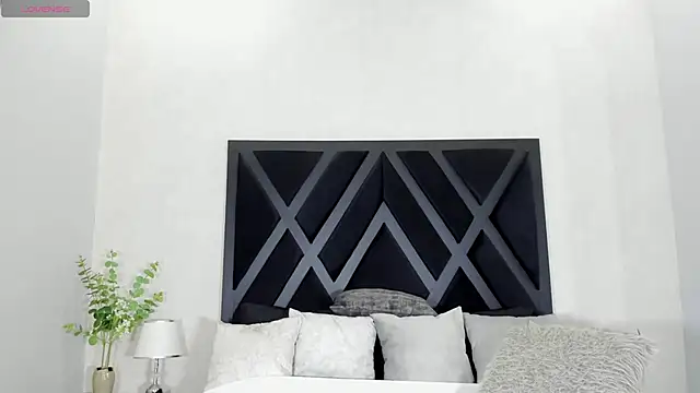 zoe martins  online show from June 26, 5:39 pm