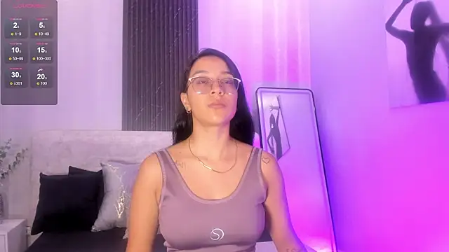 zoe martins  online show from July 16, 5:30 pm