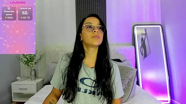 zoe martins  online show from July 21, 5:26 pm