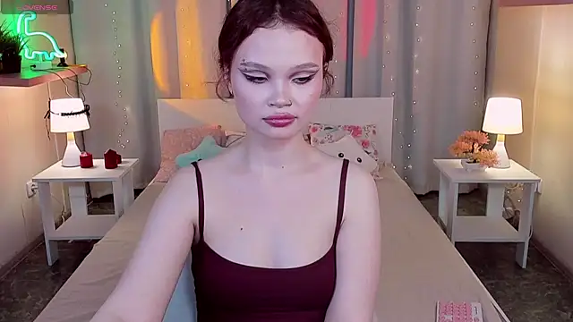 Snapshot of EmilyChaves chatting on June 24, 2:38 pm EmilyChaves online show from June 24, 2:38 pm