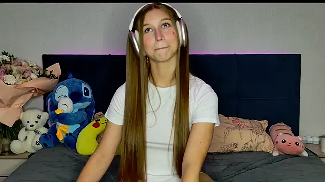 MissEmilyMiller online show from October 17, 5:04 pm