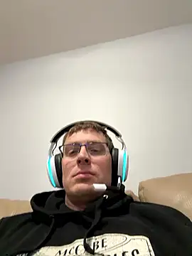 Snapshot of jungleking_88 chatting on January 14, 2:06 am jungleking 88 online show from January 14, 2:06 am