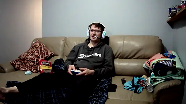 Snapshot of jungleking_88 chatting on February 8, 2:42 pm jungleking 88 online show from February 8, 2:42 pm