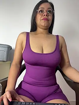 sweet shadil  online show from February 7, 11:58 am