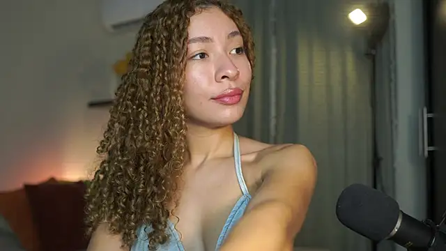 isabella-garcia- online show from September 16, 12:50 pm