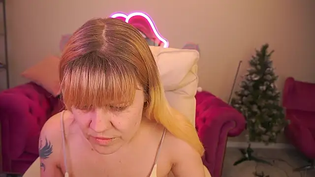 Snapshot of BellaLaPetit chatting on January 31, 7:11 pm BellaLaPetit online show from January 31, 7:11 pm