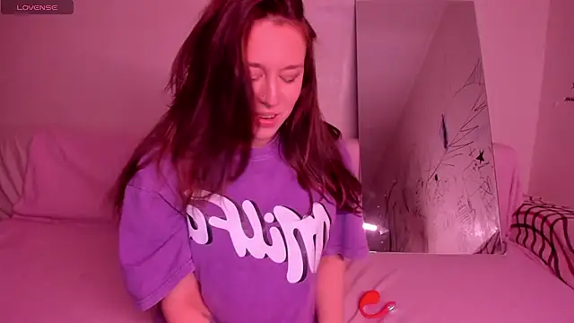 Snapshot of Lil_Foxy9 chatting on April 6, 5:36 pm Lil Foxy9 online show from April 6, 5:36 pm