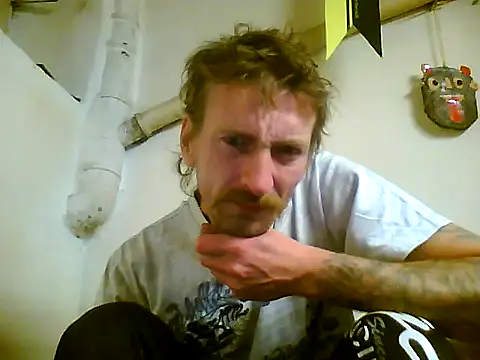 Snapshot of KokosMartin chatting on September 17, 7:37 pm KokosMartin online show from September 17, 7:37 pm