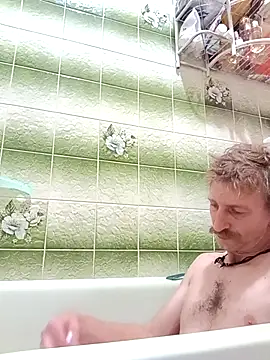 Snapshot of KokosMartin chatting on October 17, 5:37 pm KokosMartin online show from October 17, 5:37 pm