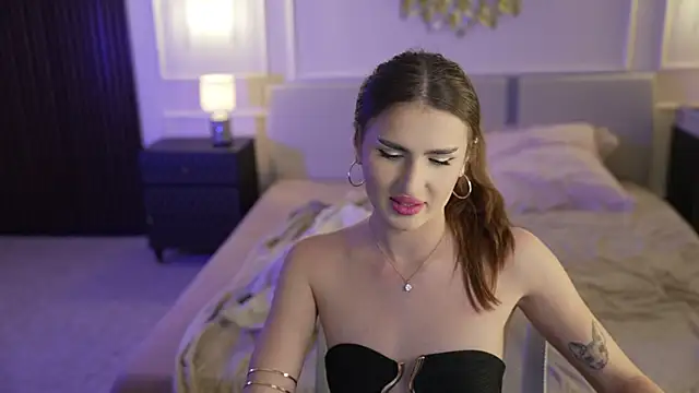 Snapshot of Goldie_Flame chatting on September 16, 9:27 pm Goldie Flame online show from September 16, 9:27 pm