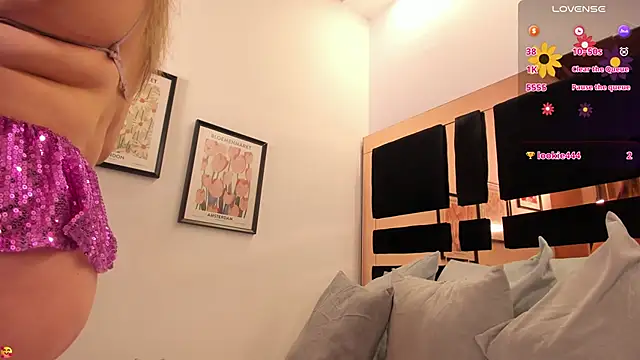 Snapshot of katherinn_gomezz chatting on November 10, 11:53 am katherinn gomezz online show from November 10, 11:53 am