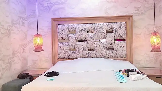 ZOLEY WATSON online show from January 17, 3:11 am