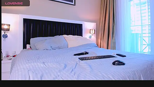 marrenaa online show from November 9, 6:12 am