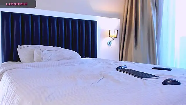 marrenaa online show from November 25, 7:08 am