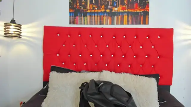 carolinacrus01 online show from October 25, 6:35 pm