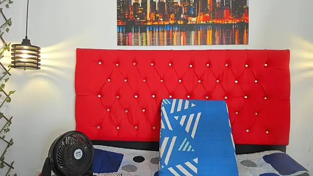 carolinacrus01 online show from November 20, 2:28 pm