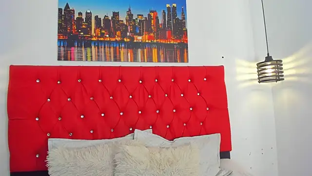 carolinacrus01 online show from February 28, 6:09 pm