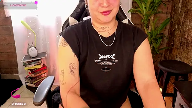 Snapshot of _kat_1995 chatting on September 19, 7:14 pm kat 1995 online show from September 19, 7:14 pm